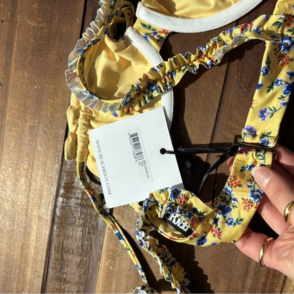 Beach Riot Floral Bikini Top - Picture 5 of 6